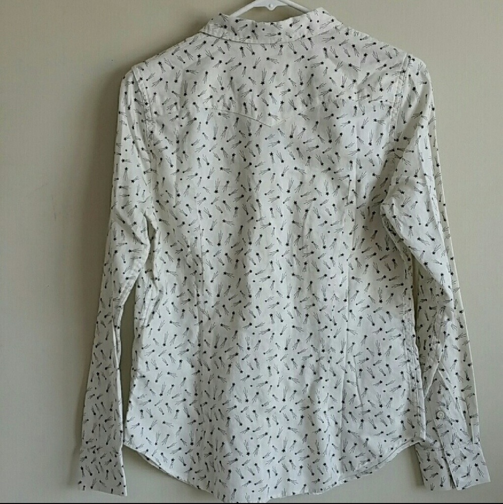 ♥️Authentic Levi's Button Down Shirt.nwt - Picture 3 of 4